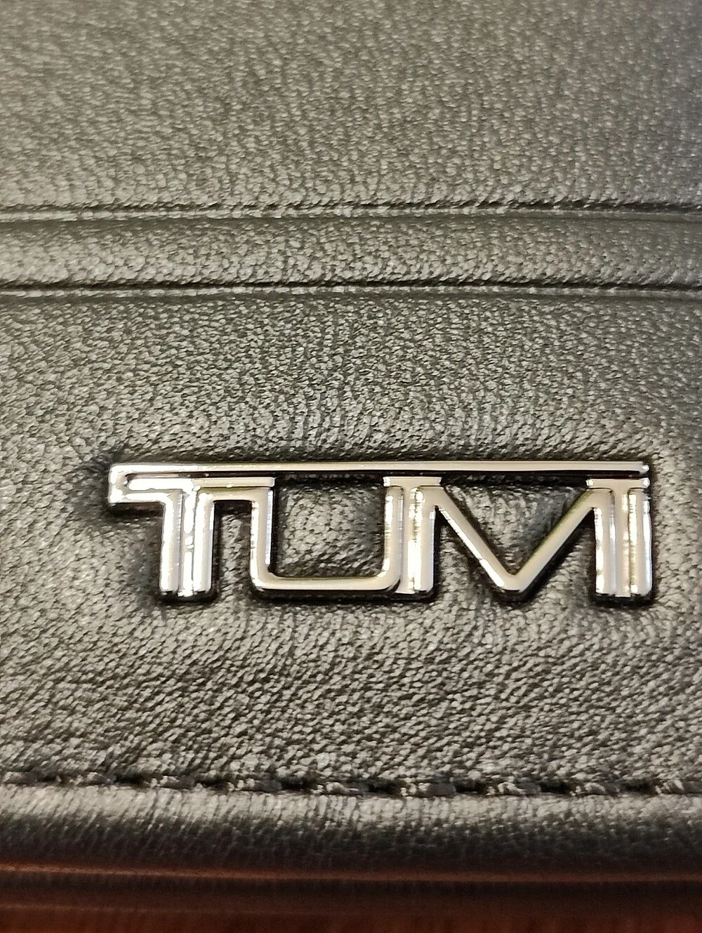 NWT Tumi Nassau Double Billfold (Black Smooth)